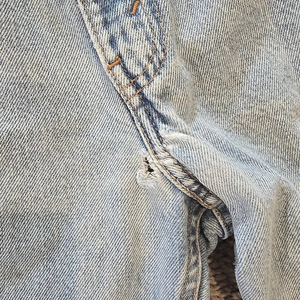 Vintage Levis 550 1999 Jeans Mens 36x32‎ Light Wash Denim Relaxed Tapered